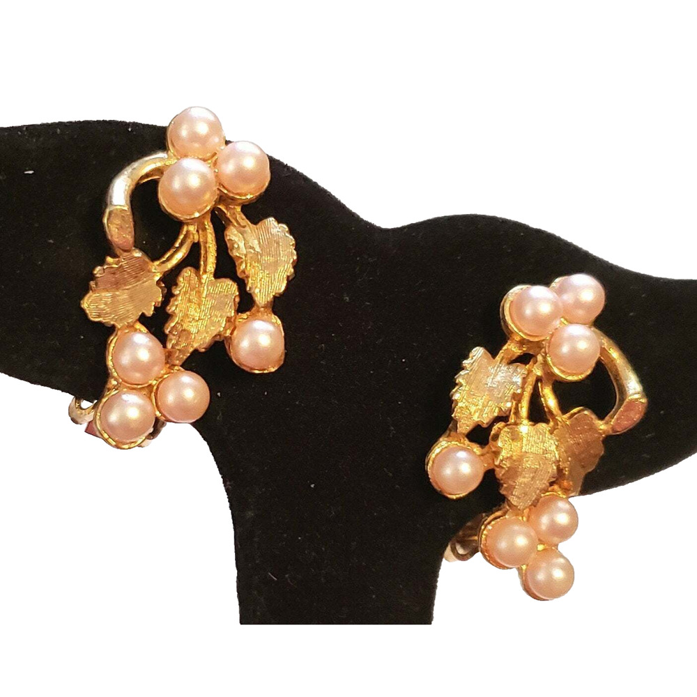 Vintage Faux Pearl Clip-on Earrings Blush Pink Grapes Flowers‎ Floral WP-